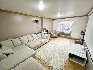 Lounge- click for photo gallery